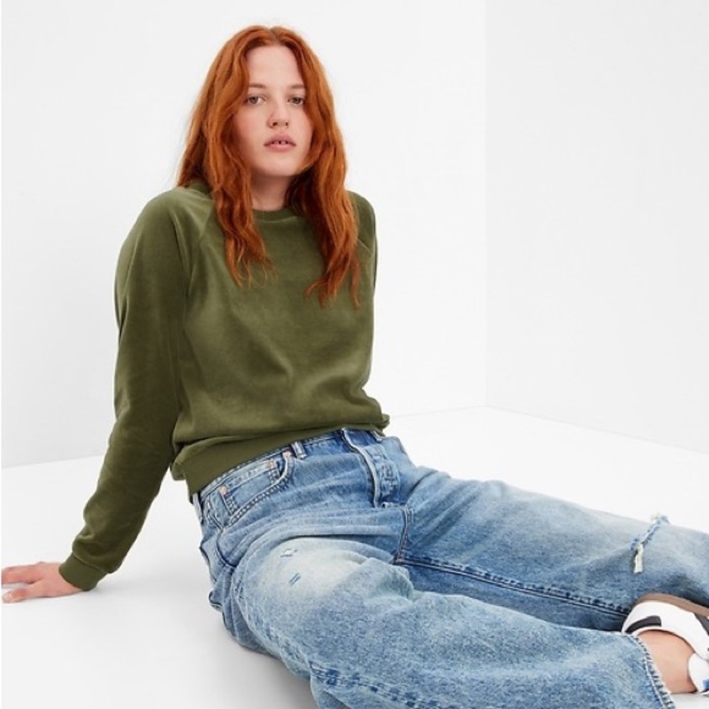 GAP velour Sweater